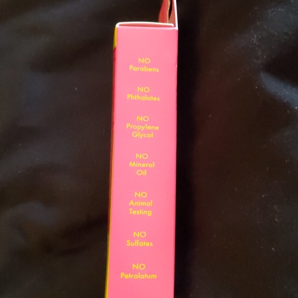 🎈3 for 20 items w/🎈 Make-up - Picture 3 of 3